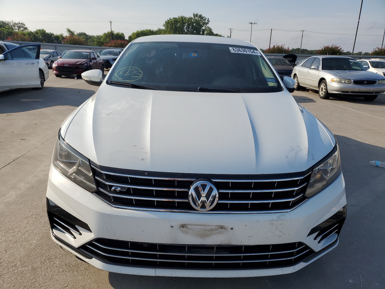 2016 Volkswagen Passat S vin: 1VWAT7A35GC040724