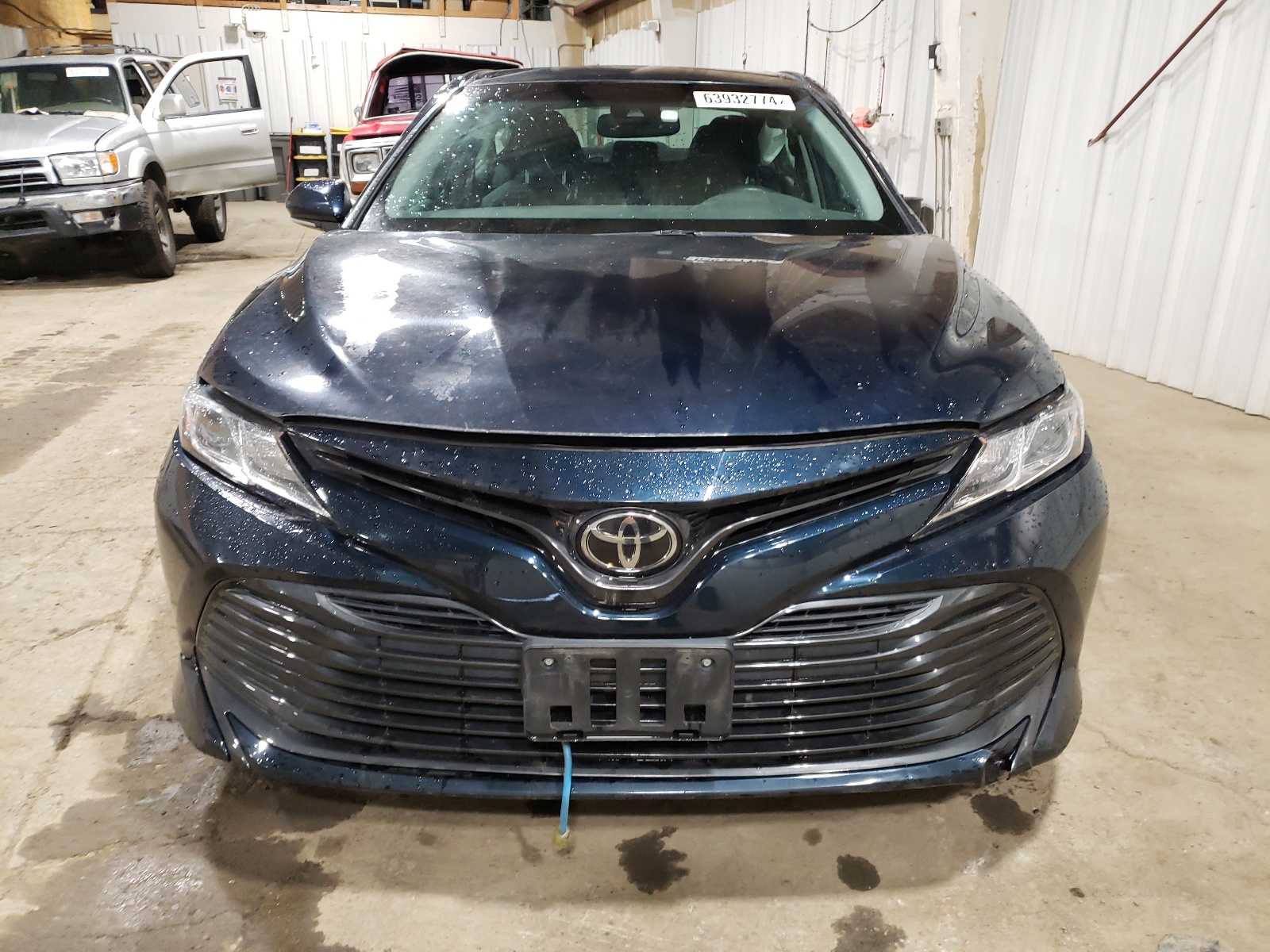 2018 Toyota Camry L vin: 4T1B11HK4JU608708