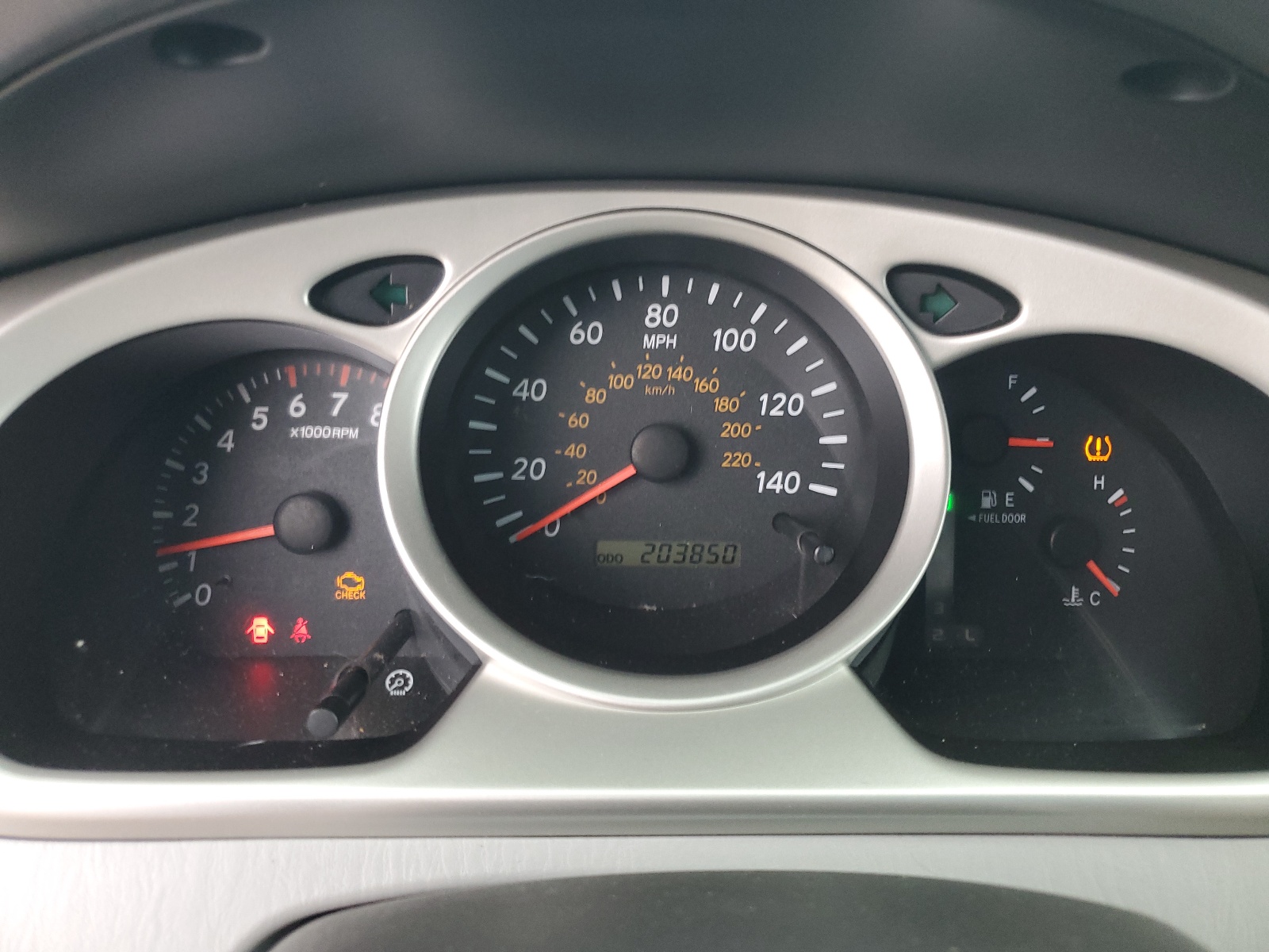 JTEDP21A940038263 2004 Toyota Highlander Base