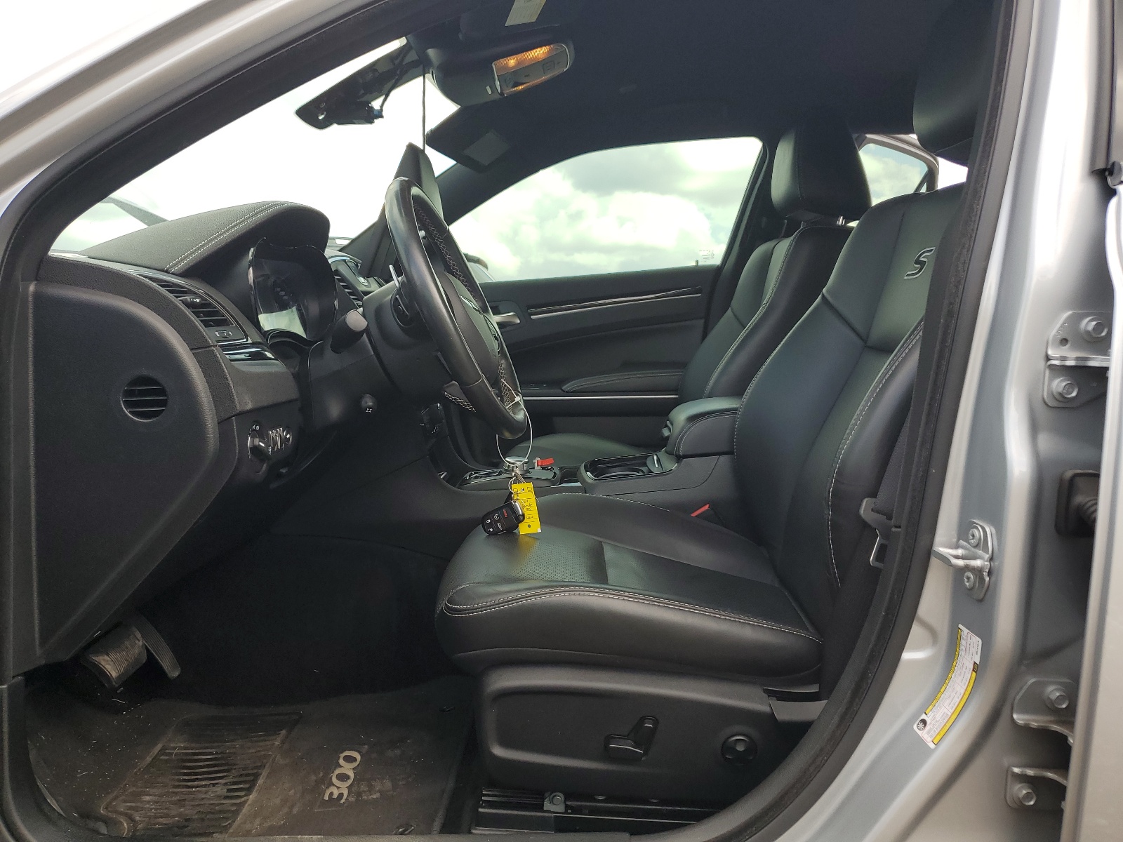 2C3CCABG9KH731078 2019 Chrysler 300 S