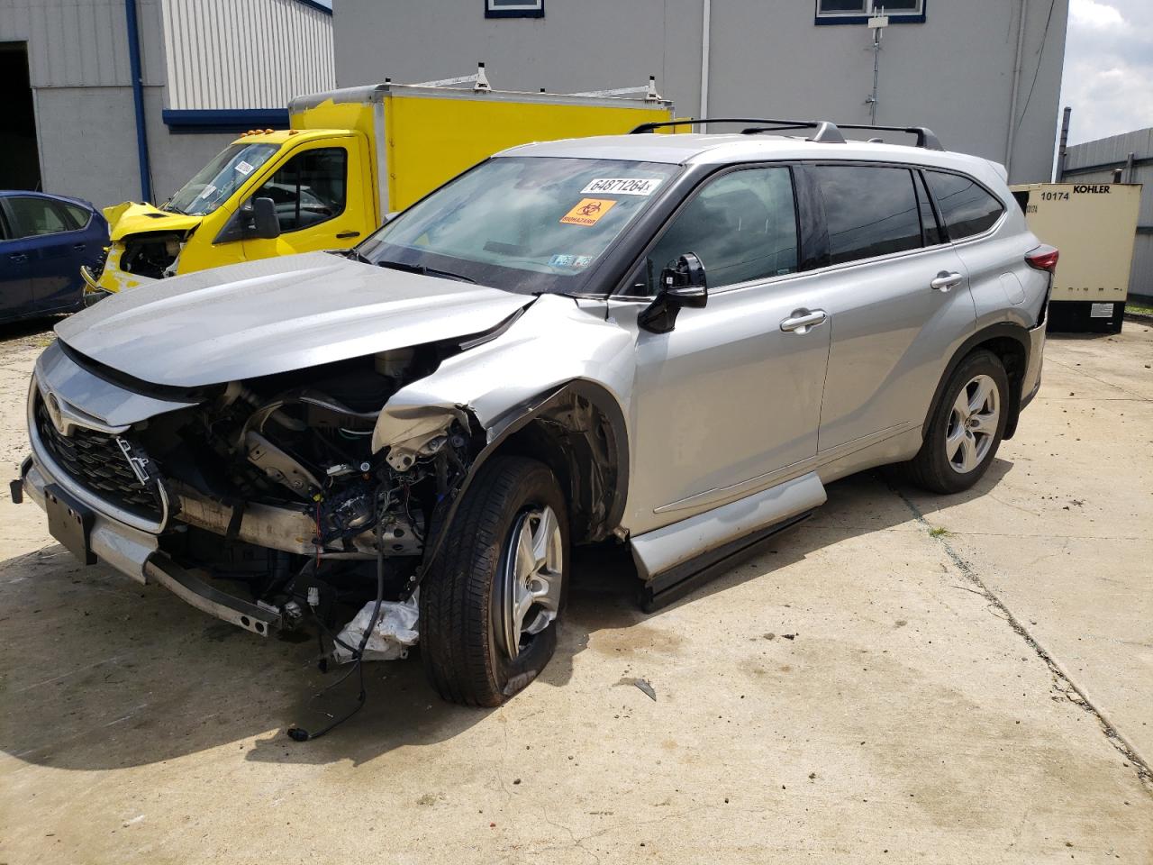 5TDCZRBHXNS168761 2022 TOYOTA HIGHLANDER - Image 1