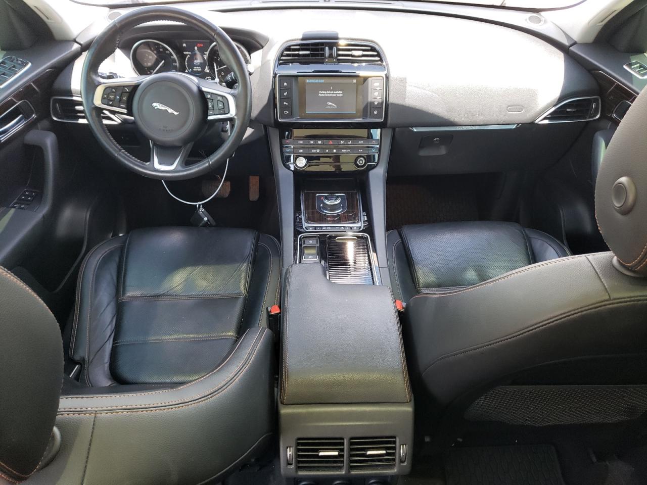 SADCK2EV9JA252000 2018 Jaguar F-Pace Prestige