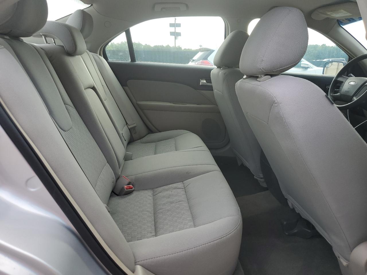 2011 Ford Fusion S VIN: 3FAHP0GA1BR239823 Lot: 60037784