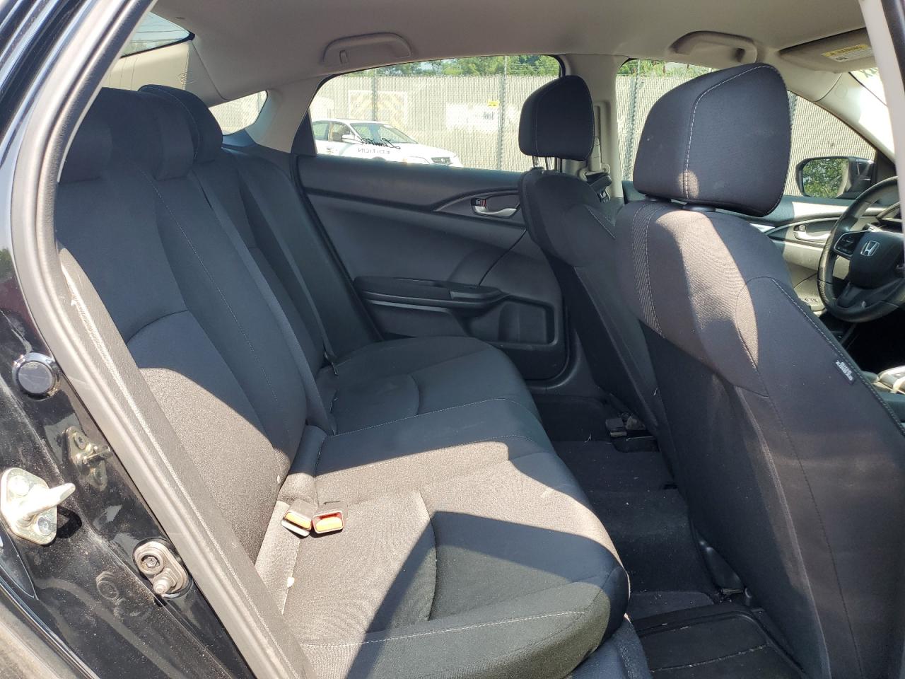 19XFC2F58HE208307 2017 Honda Civic Lx