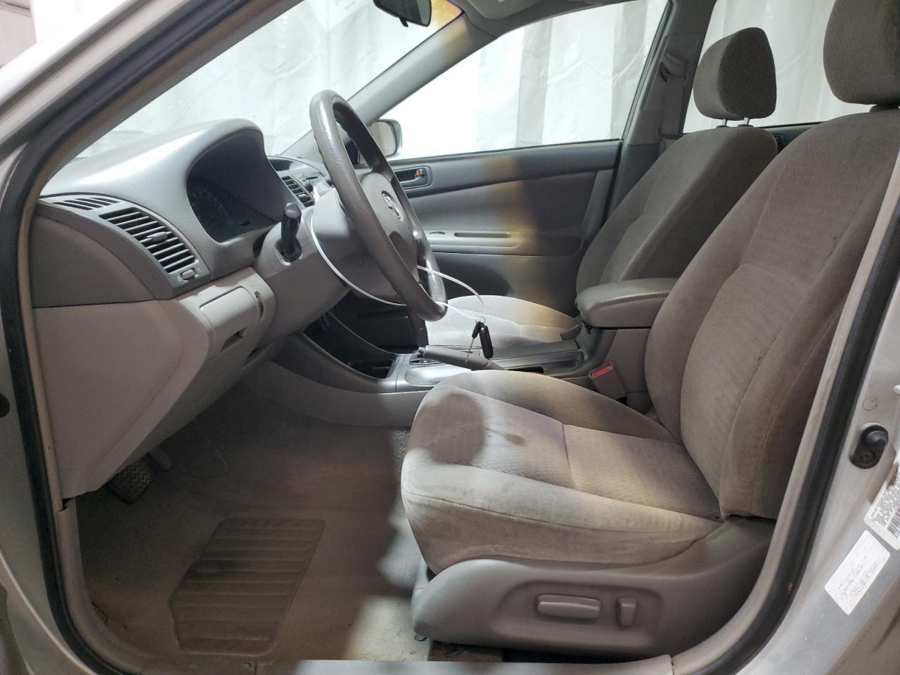 2003 Toyota Camry Le VIN: 4T1BE32K63U704075 Lot: 60912274