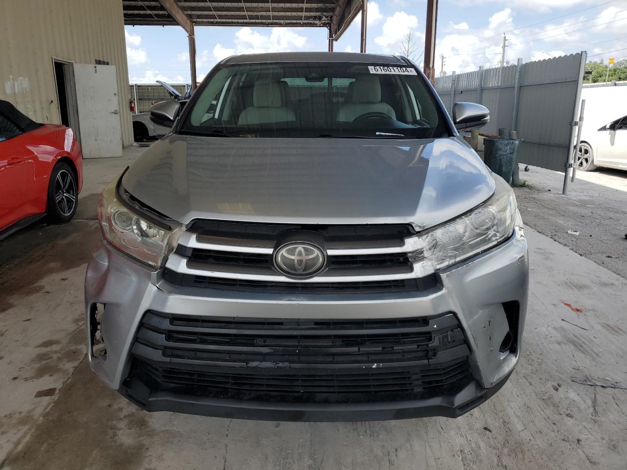 5TDZZRFH6JS246967 2018 Toyota Highlander Le