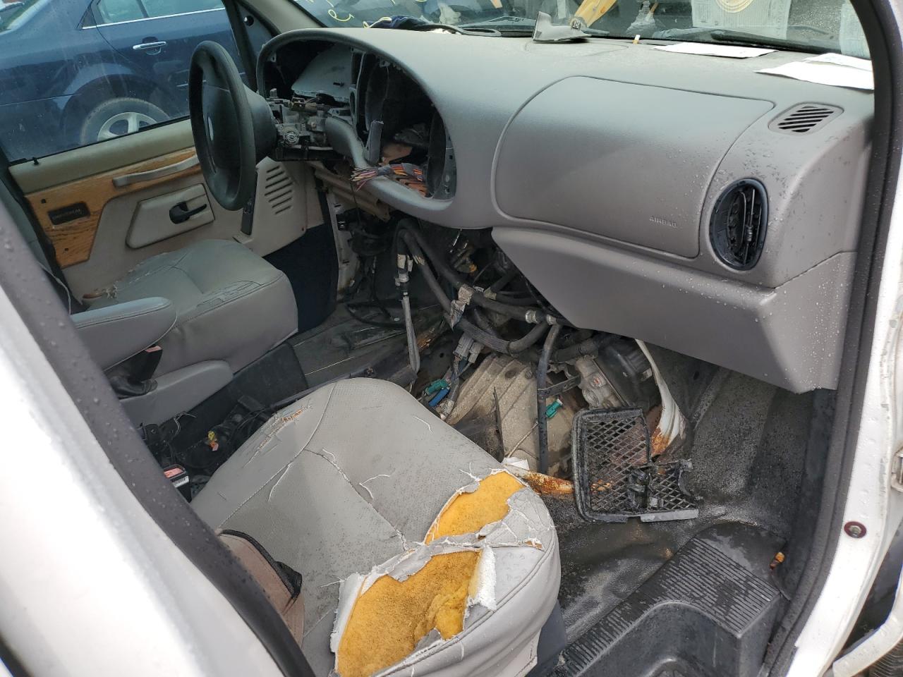 2002 Ford Econoline E350 Super Duty Wagon VIN: 1FBSS31L12HB66467 Lot: 64828054