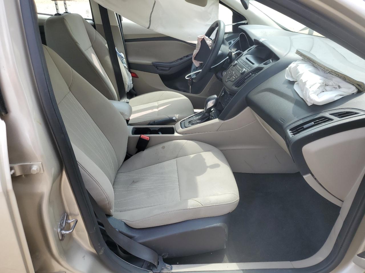 2017 Ford Focus Se VIN: 1FADP3F21HL301688 Lot: 62930354