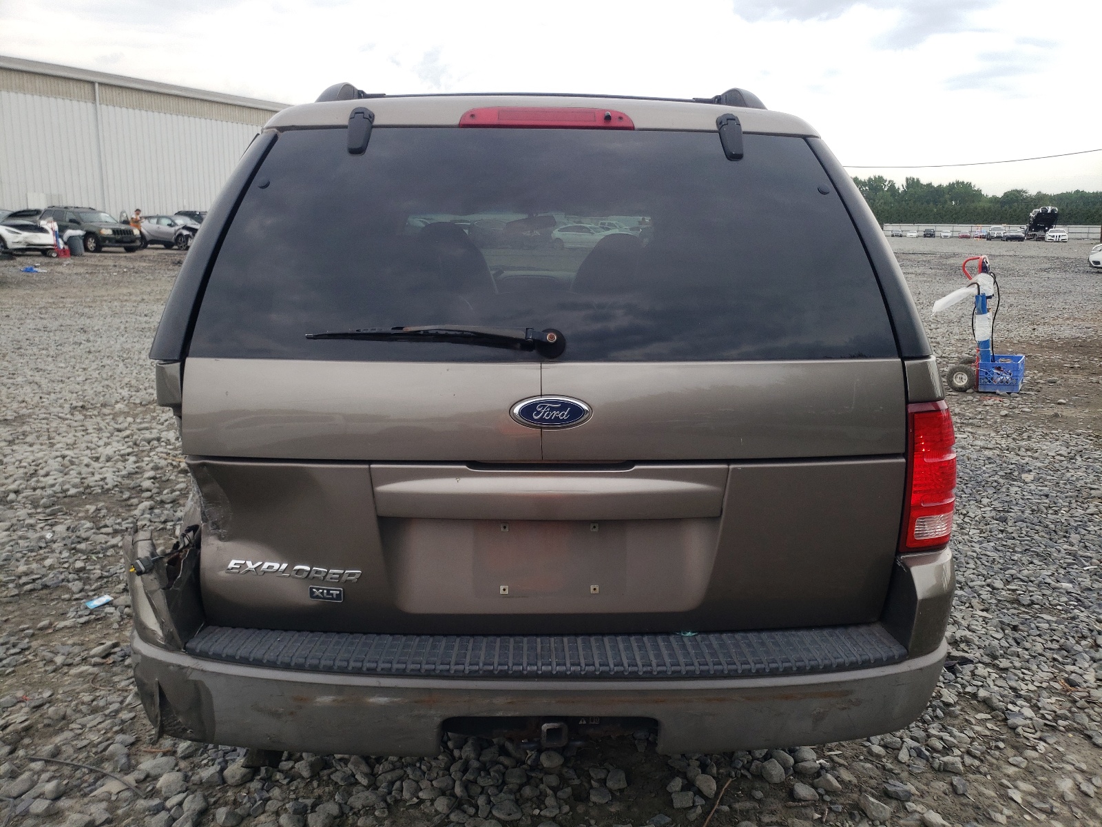 1FMZU73E42UC27808 2002 Ford Explorer Xlt