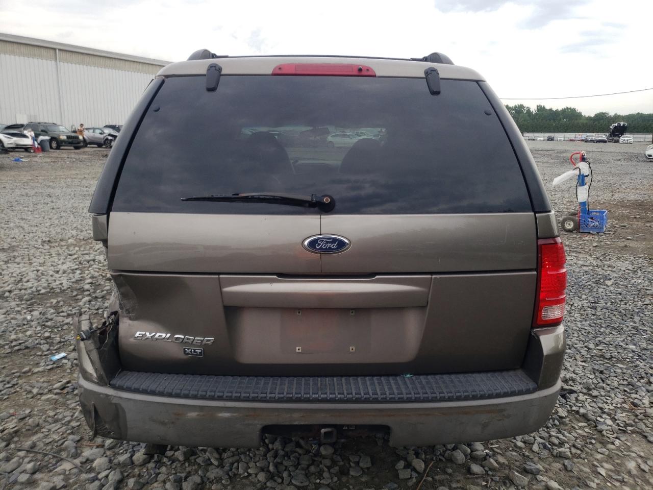 2002 Ford Explorer Xlt VIN: 1FMZU73E42UC27808 Lot: 63103384