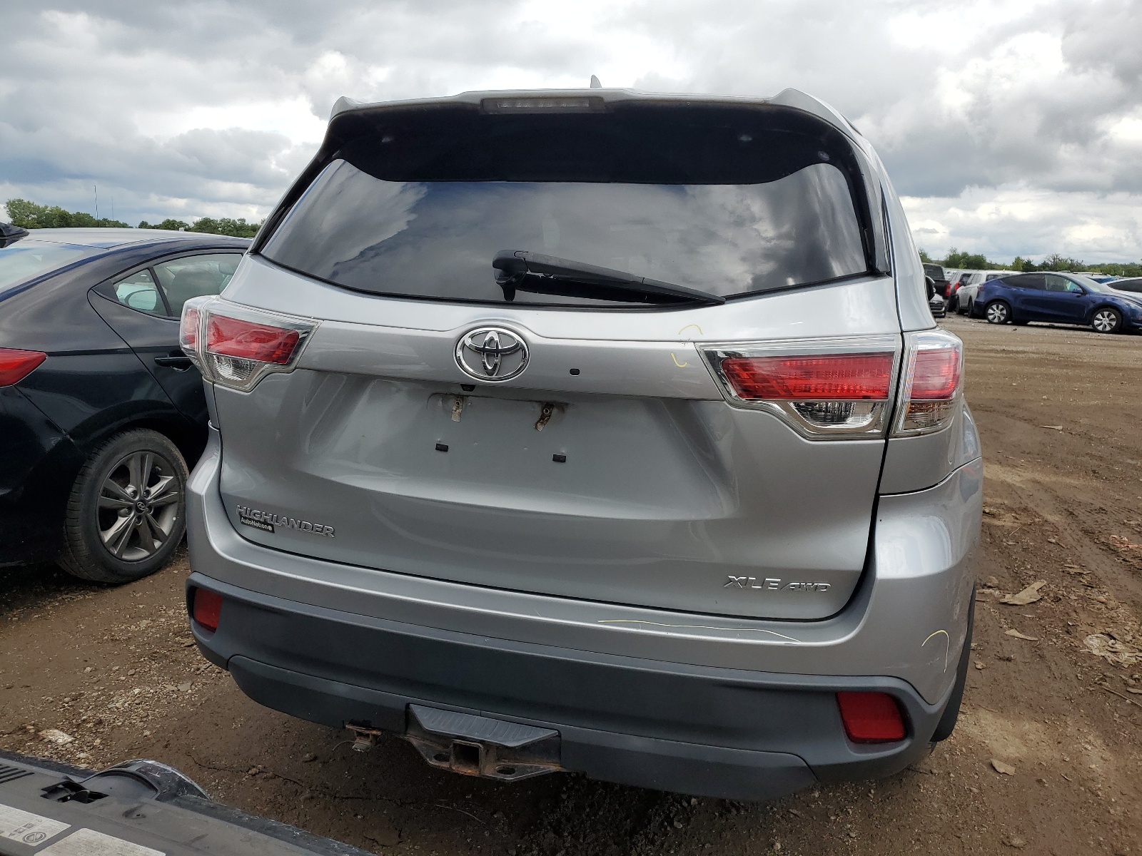 5TDJKRFH5FS180128 2015 Toyota Highlander Xle
