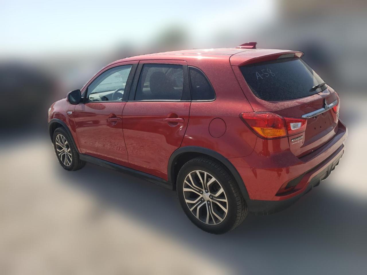 2018 Mitsubishi Outlander - Image 2