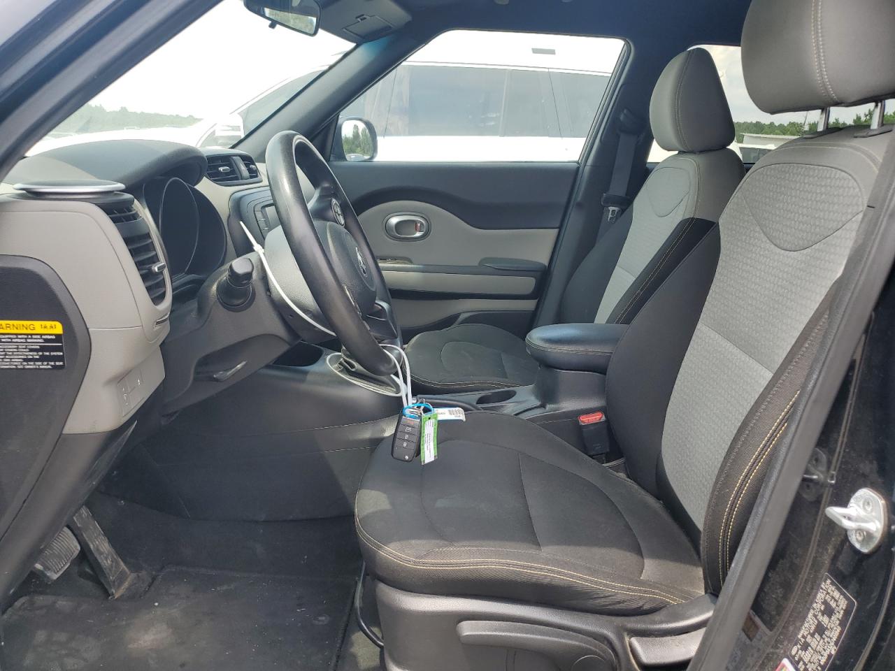 2016 Kia Soul + VIN: KNDJP3A52G7401840 Lot: 64153364