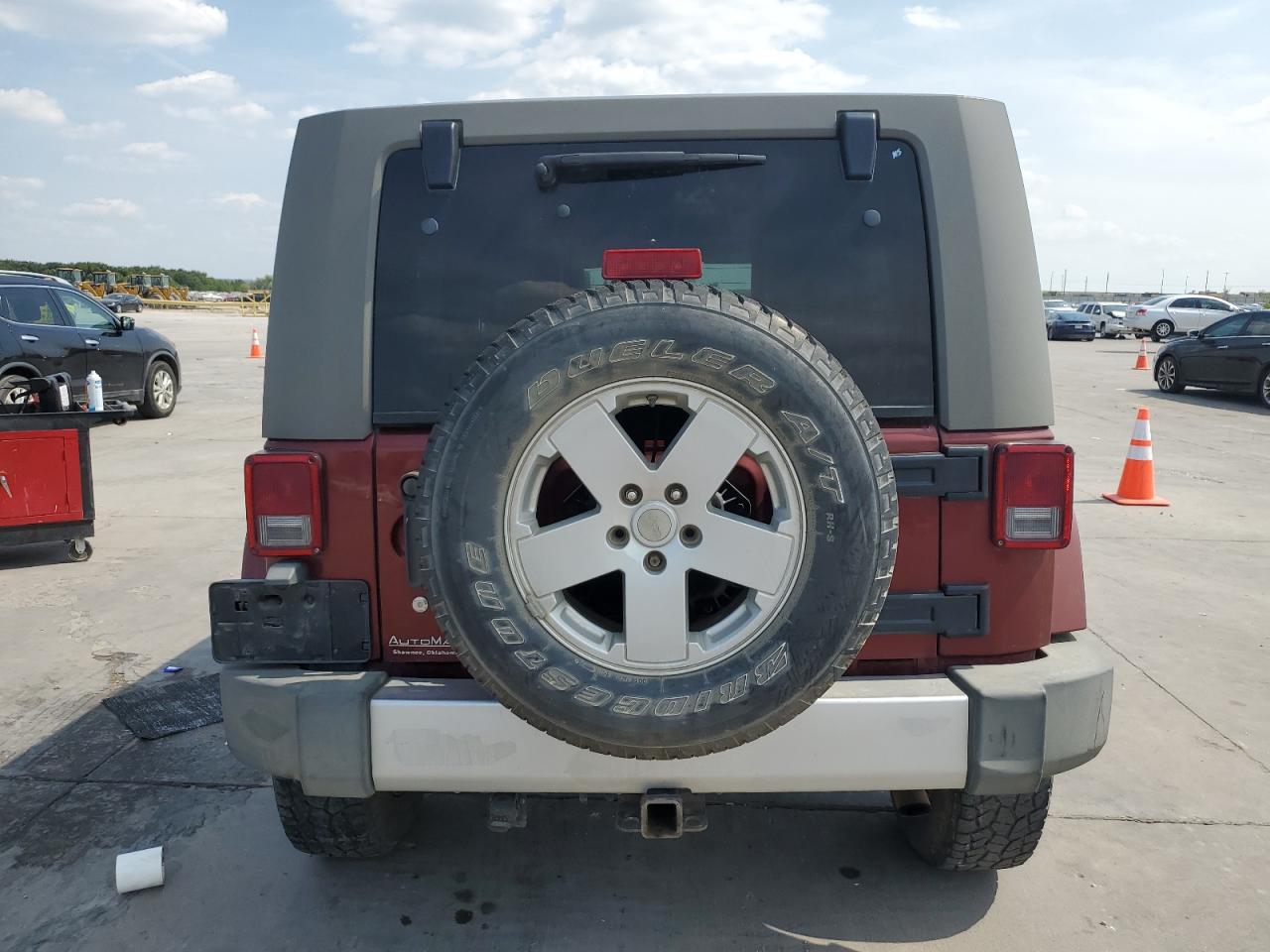 2008 Jeep Wrangler Unlimited Sahara VIN: 1J4GA59158L525709 Lot: 64086104