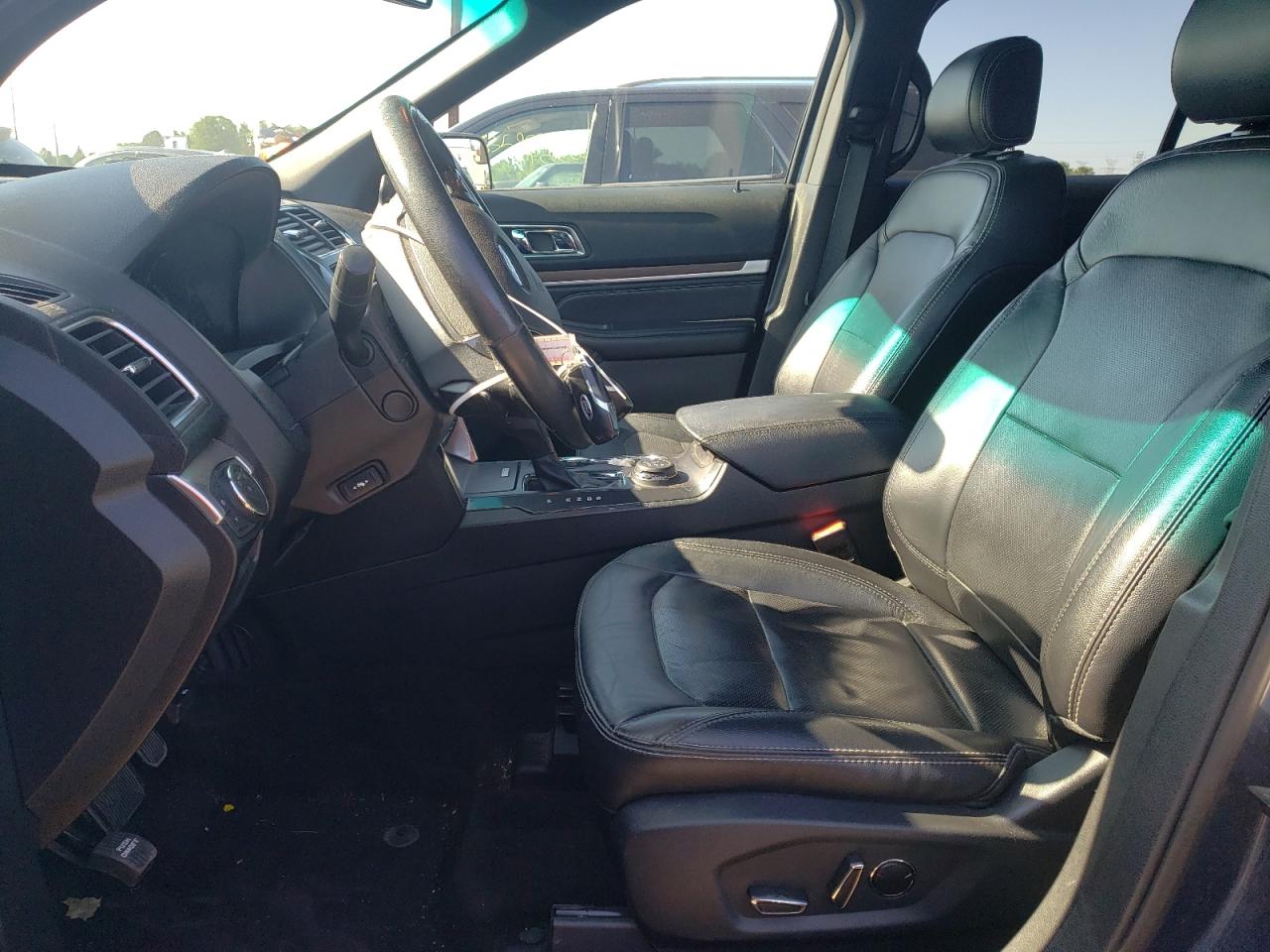 2016 Ford Explorer Limited VIN: 1FM5K8F89GGA98261 Lot: 63999894