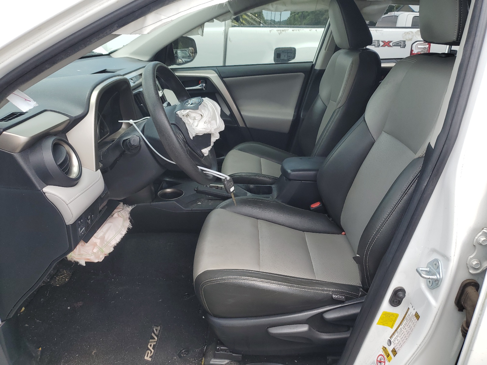 JTMWFREV0ED026129 2014 Toyota Rav4 Xle