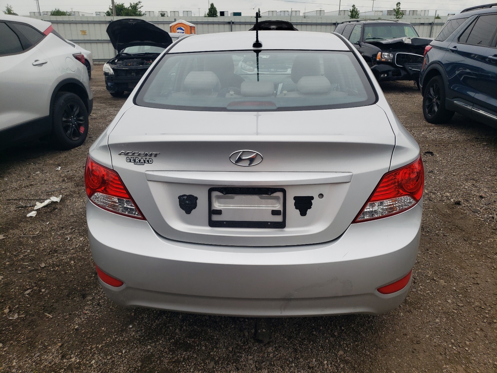 KMHCU4AE9EU765948 2014 Hyundai Accent Gls