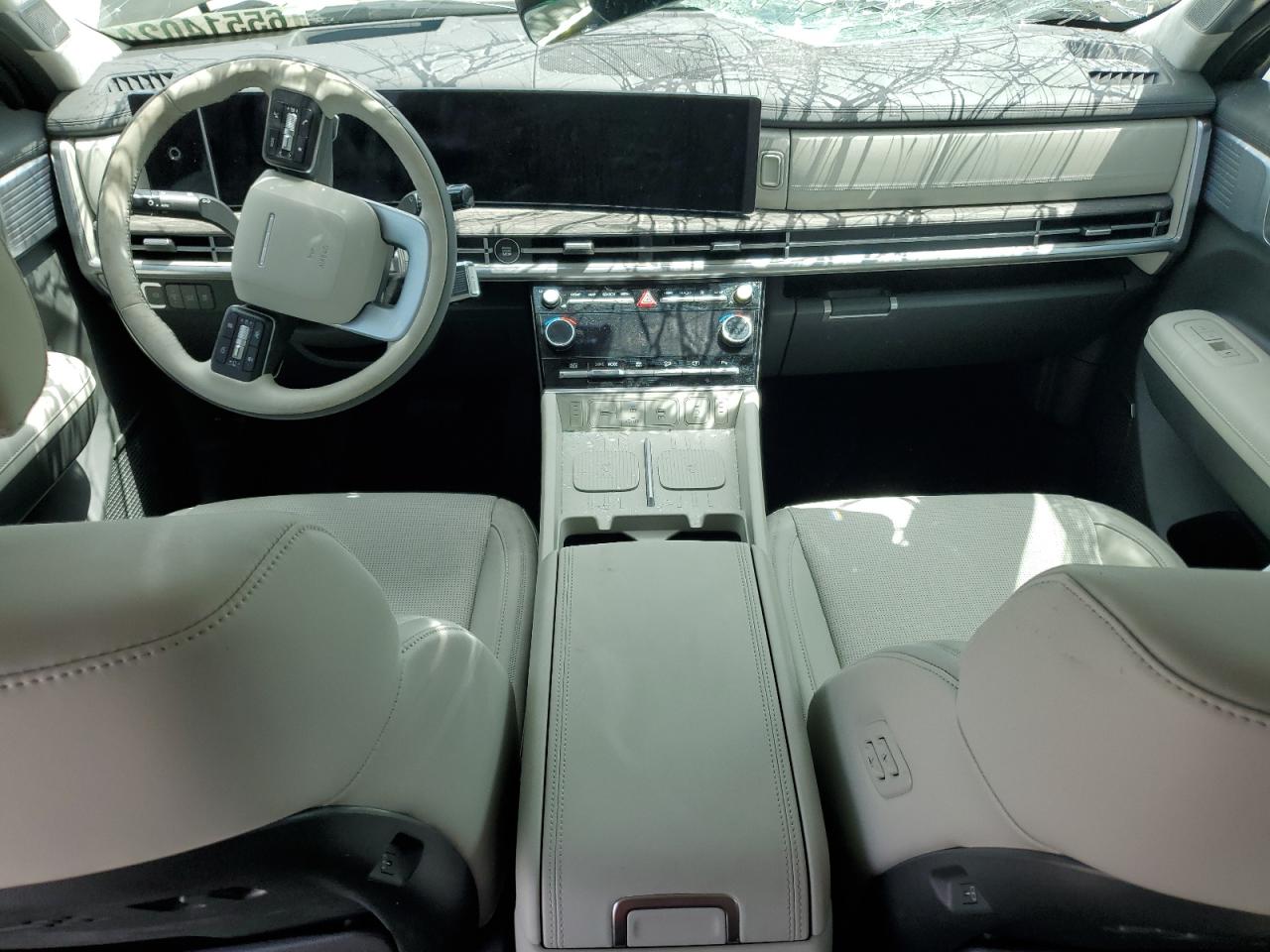 2024 Hyundai Santa Fe - Image 8