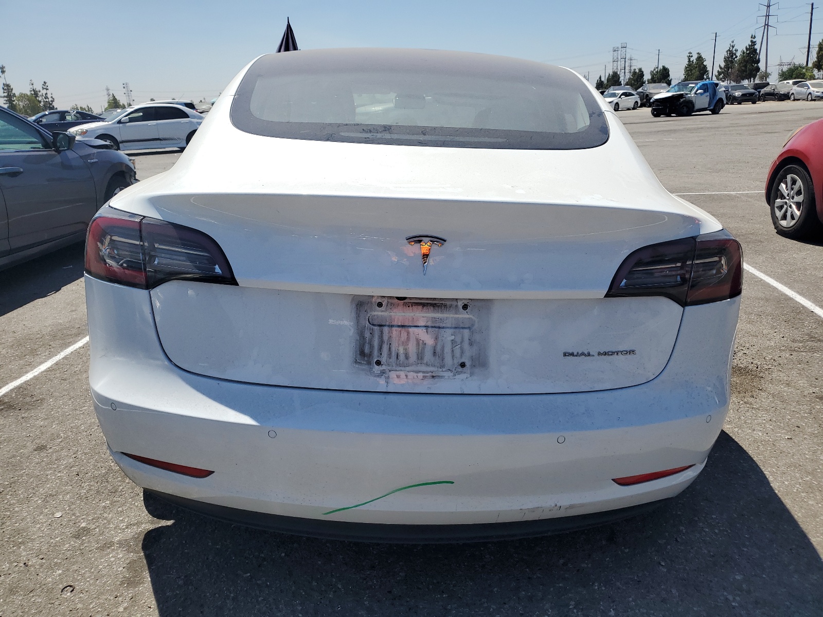 5YJ3E1EB2JF098093 2018 Tesla Model 3