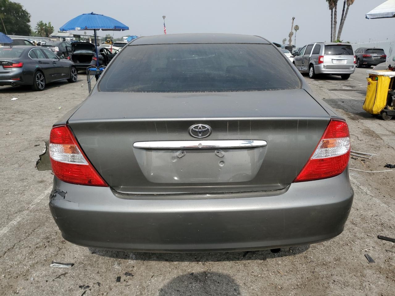 2004 Toyota Camry Le VIN: 4T1BE32KX4U830067 Lot: 62893124