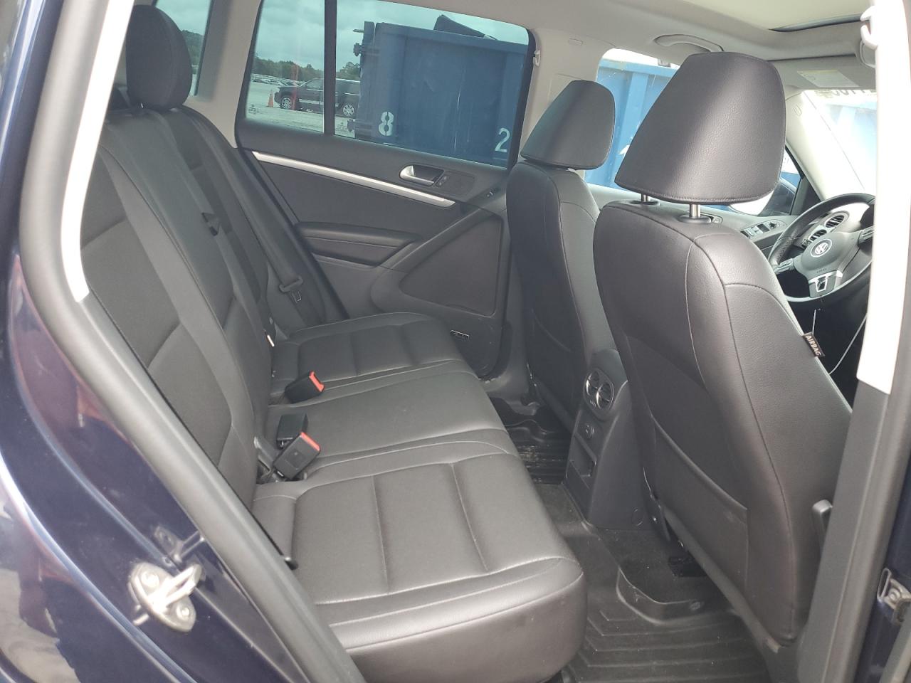 2017 Volkswagen Tiguan - Image 10