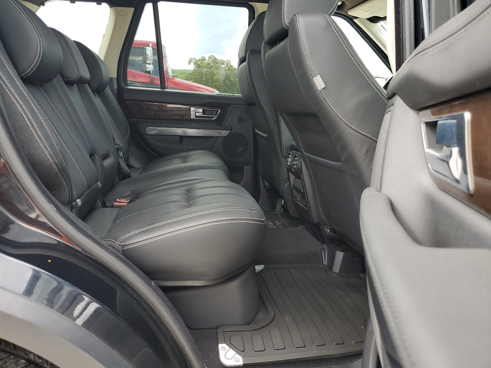 SALSK2D41BA714138 2011 Land Rover Range Rover Sport Lux