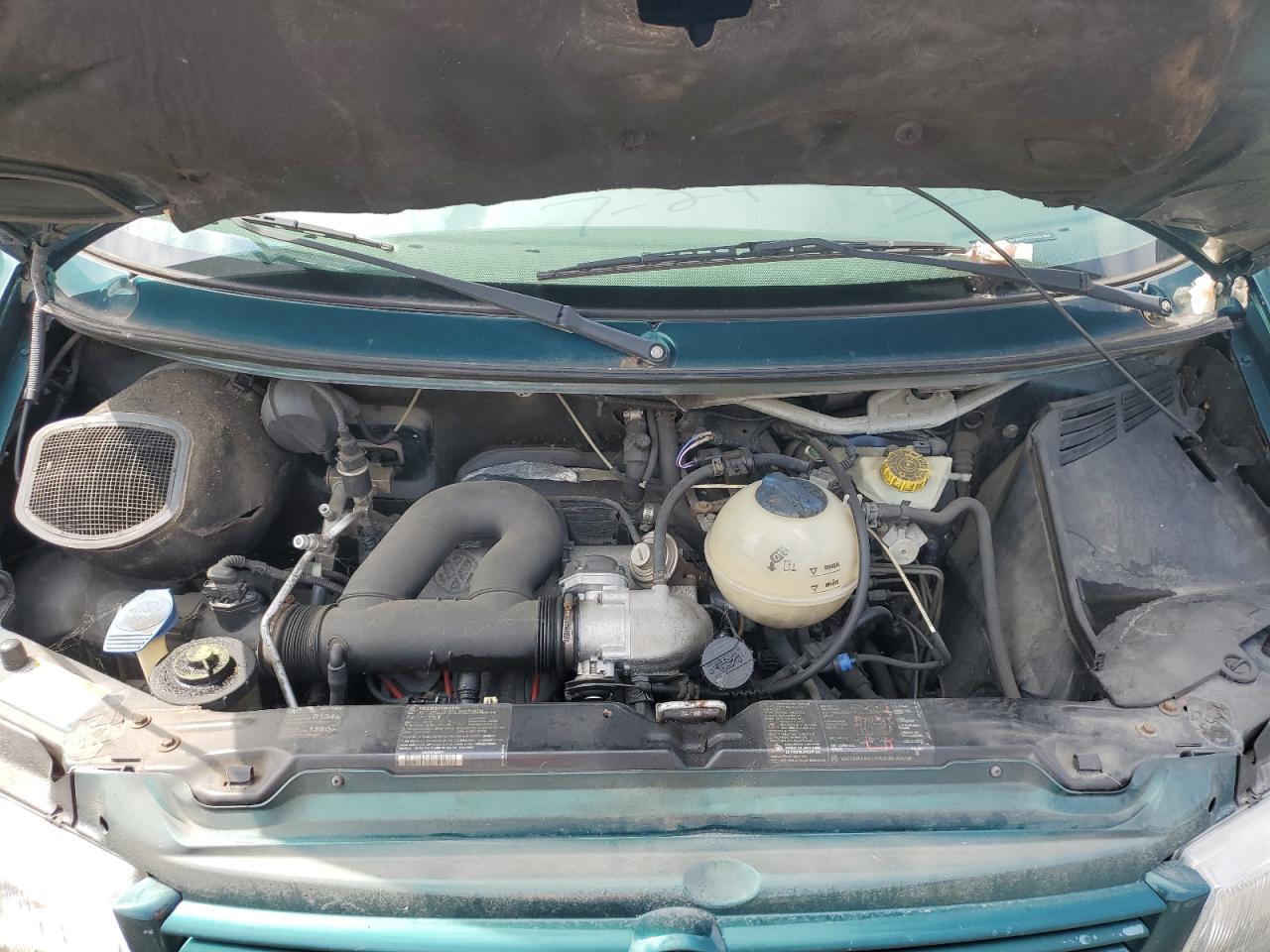 1999 Volkswagen Eurovan Gls VIN: WV2KH2701XH121863 Lot: 64811754