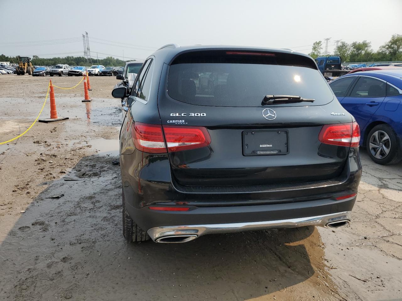 WDC0G4KB7HF120964 2017 Mercedes-Benz Glc 300 4Matic