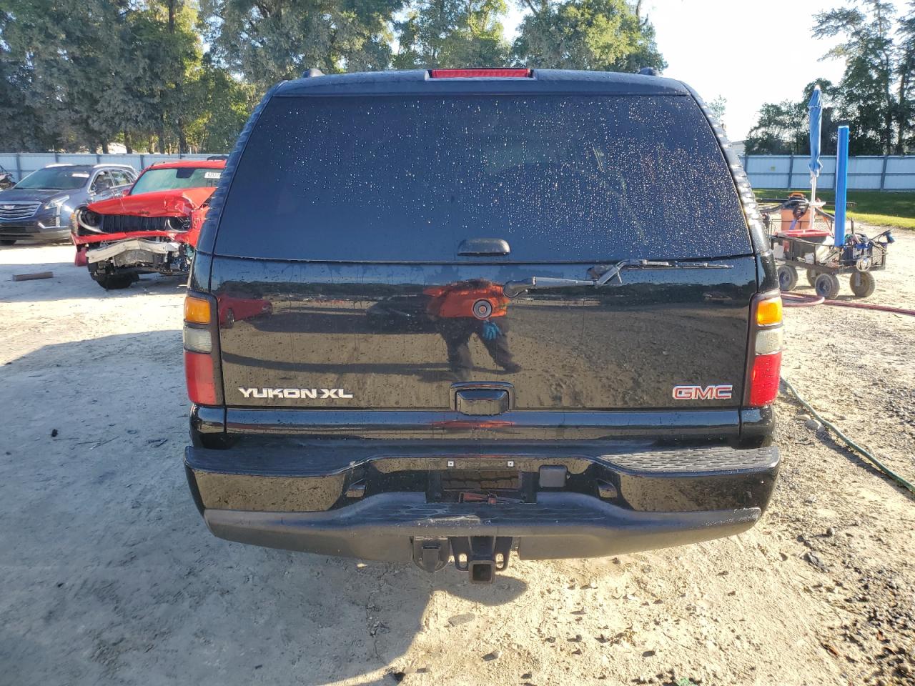 2004 GMC Yukon Xl Denali VIN: 1GKFK66U74J107052 Lot: 63528874