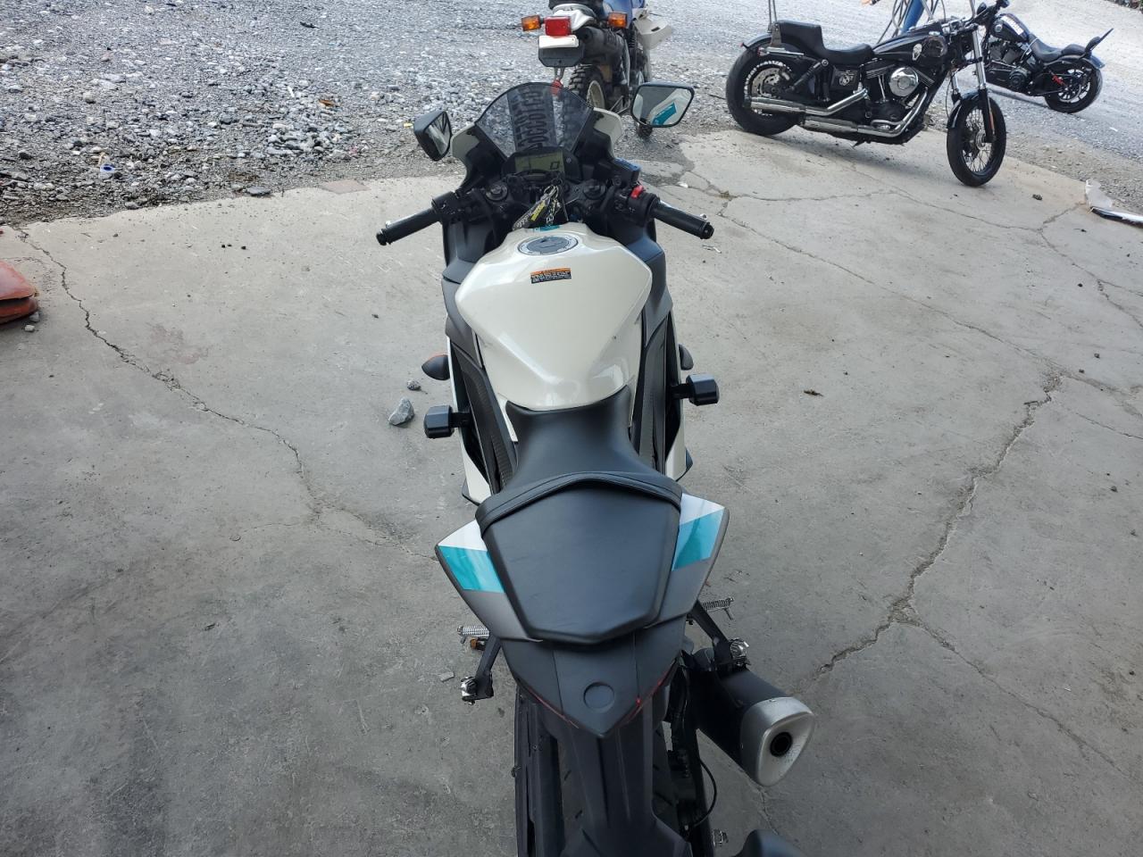 2024 Yamaha Yzfr3 A VIN: MH3RH18Y9RK016619 Lot: 65185564