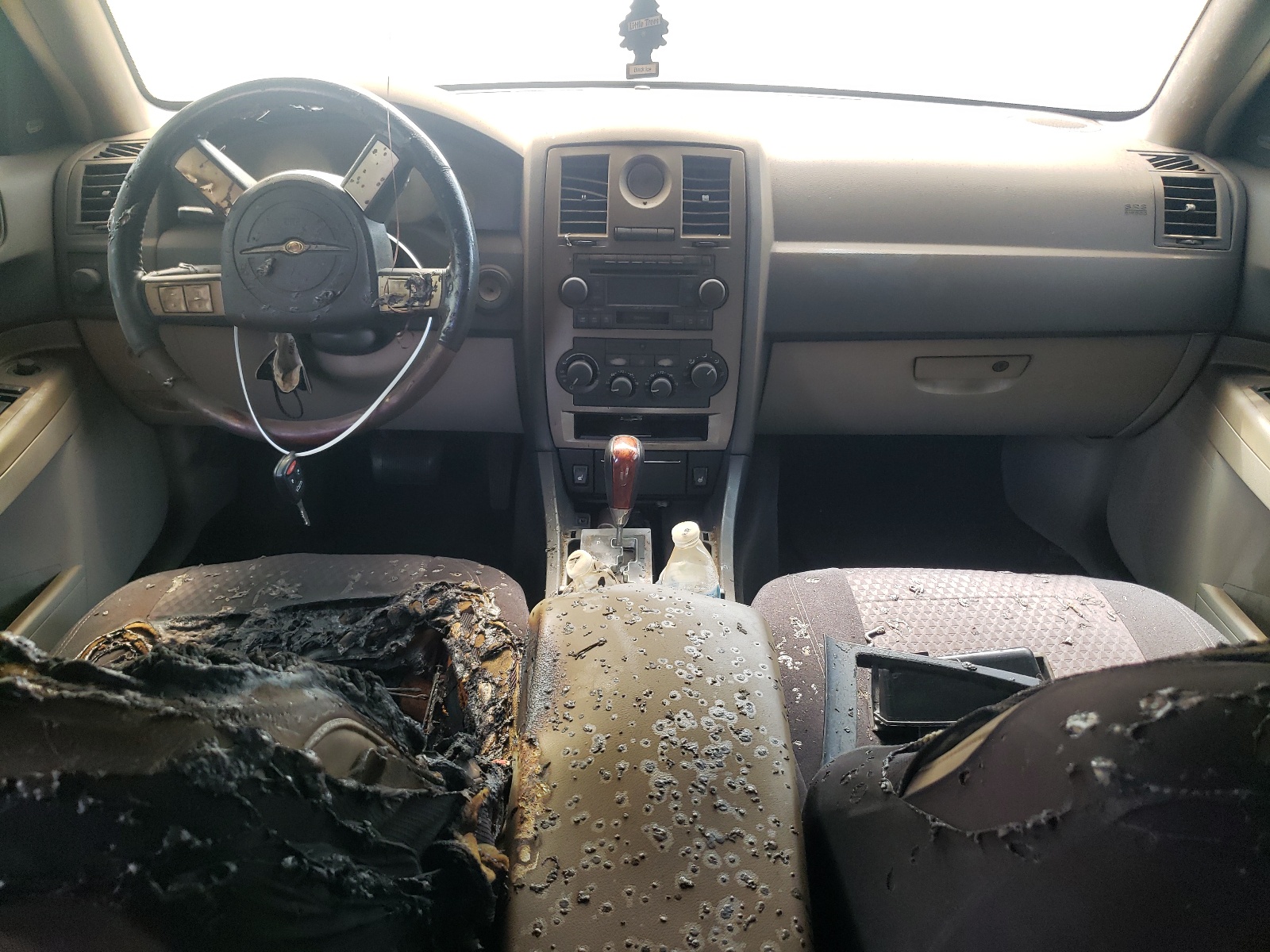 2C3AA53G45H643501 2005 Chrysler 300 Touring