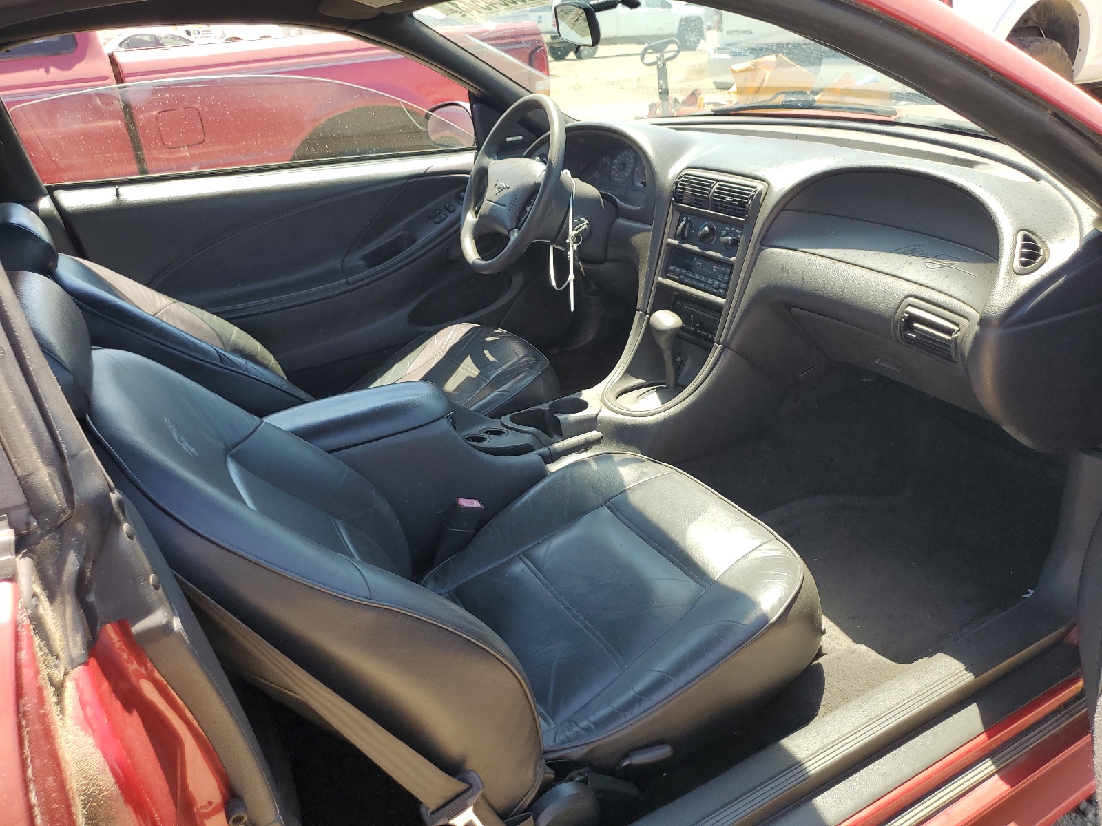 1FAFP4042YF252475 2000 Ford Mustang