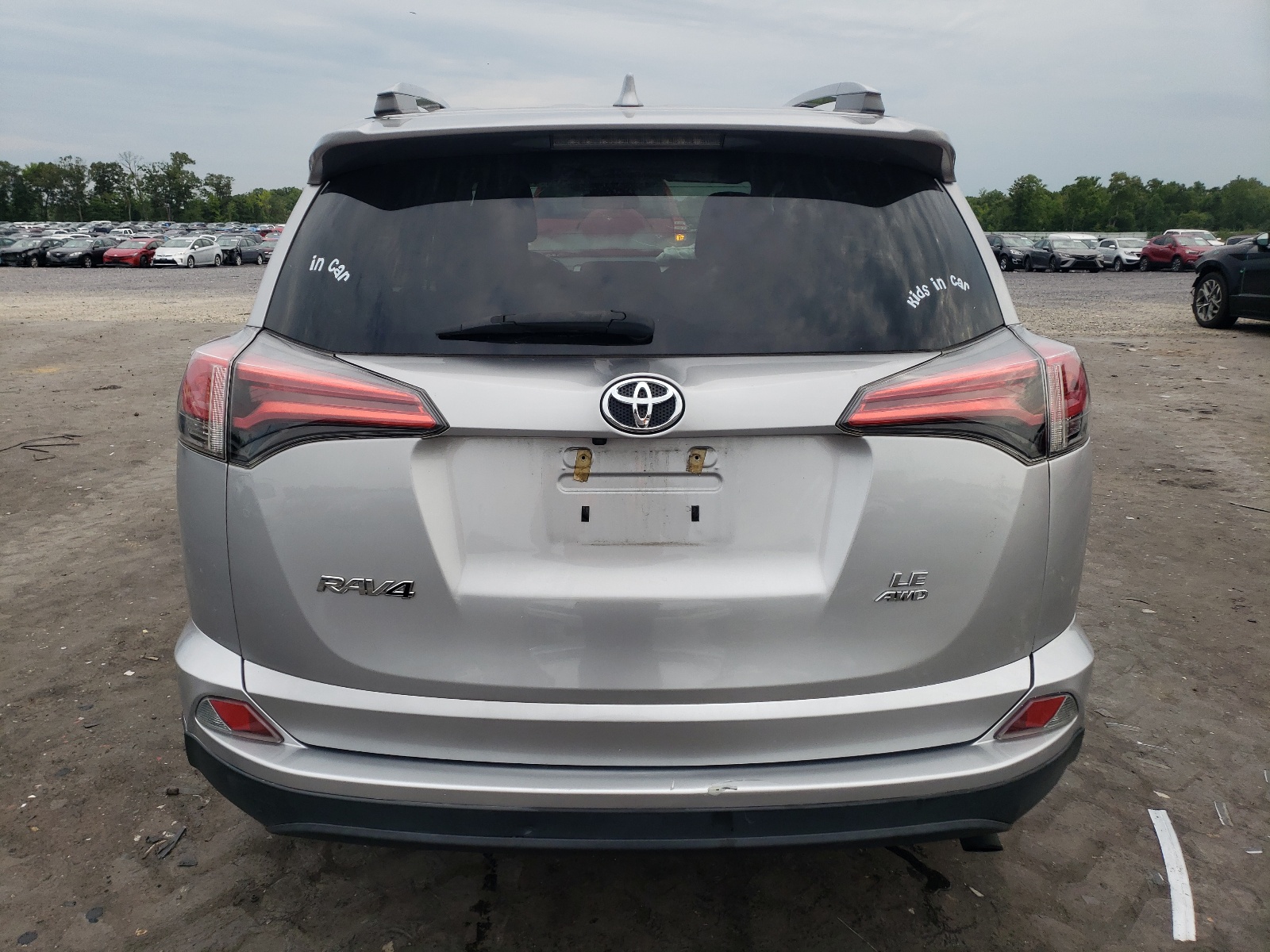 2T3BFREVXHW597424 2017 Toyota Rav4 Le