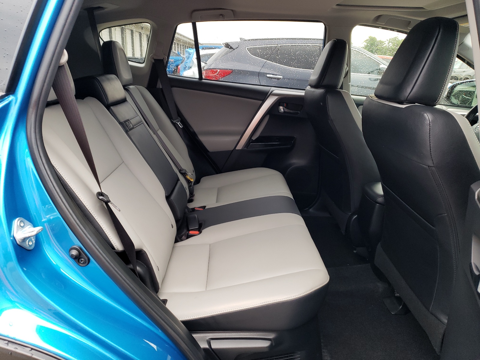 JTMDJREV1JD184155 2018 Toyota Rav4 Hv Limited