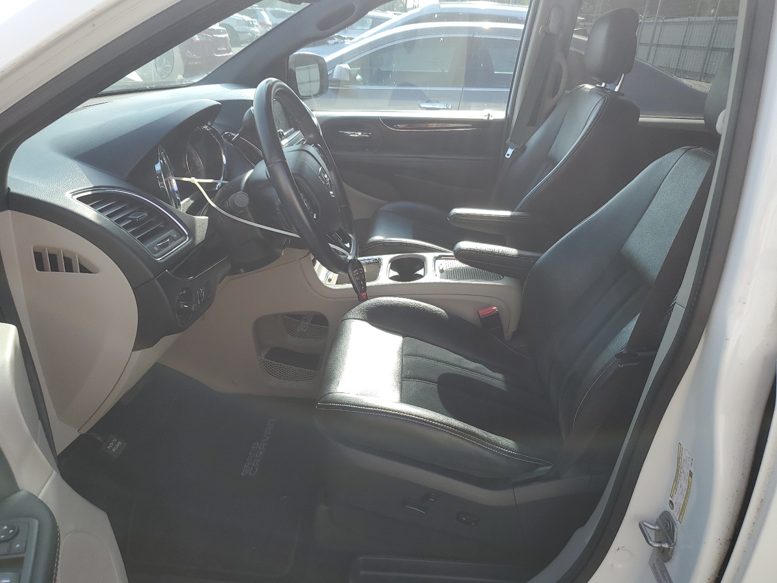 2C4RDGCG1HR841758 2017 Dodge Grand Caravan Sxt