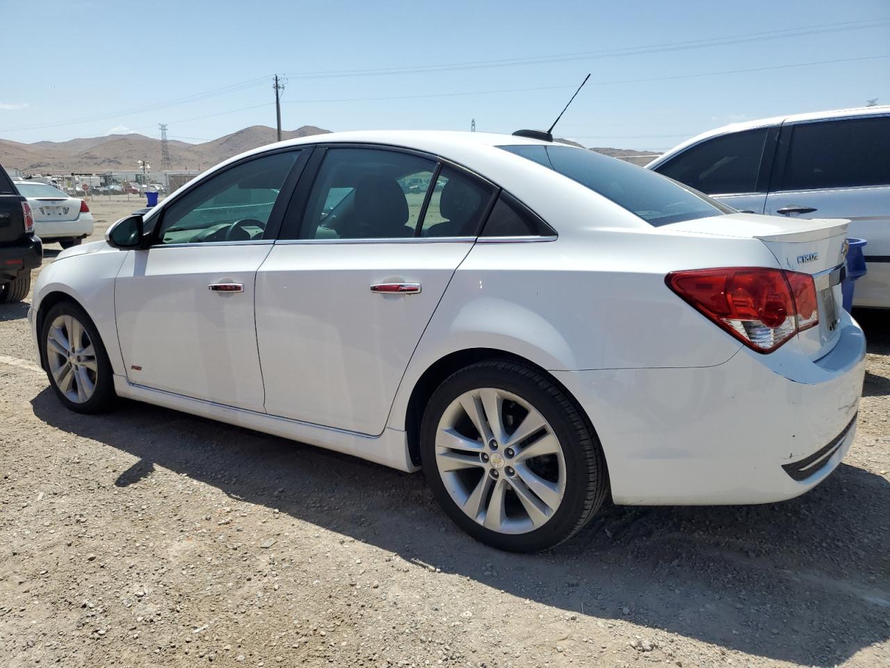 2015 Chevrolet Cruze - Image 2