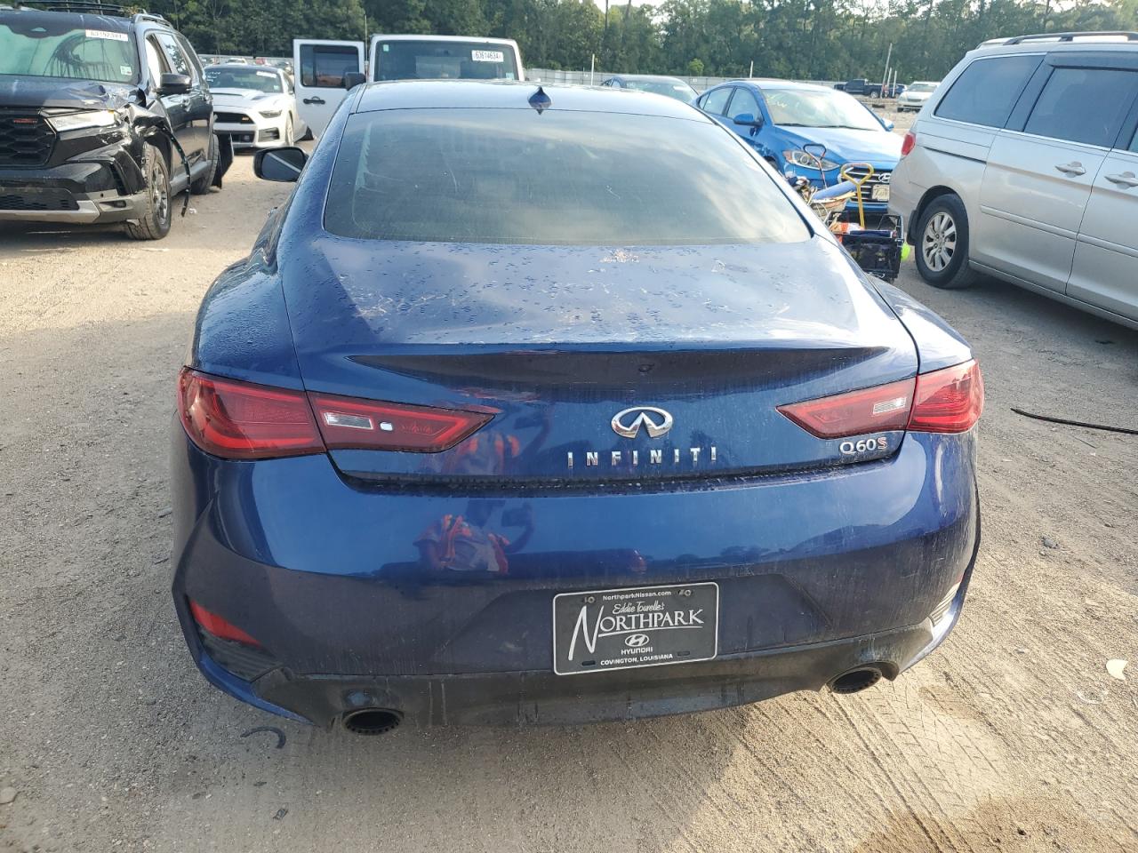 JN1FV7EKXHM610428 2017 Infiniti Q60 Red Sport 400