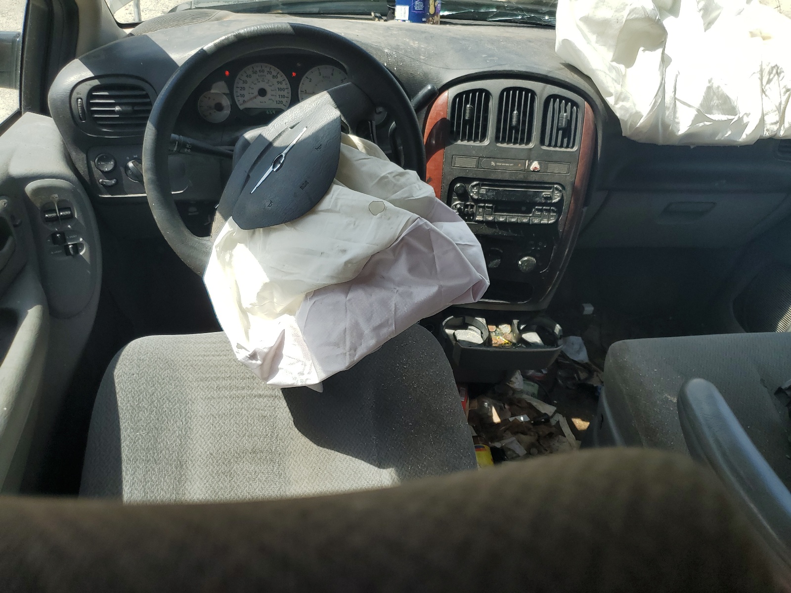 2C4GP44RX5R384926 2005 Chrysler Town & Country Lx