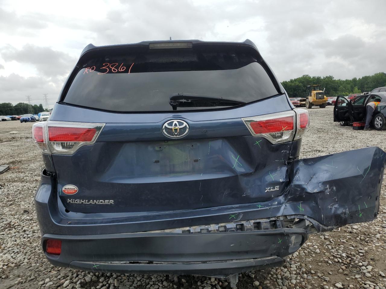 5TDKKRFH3ES011728 2014 Toyota Highlander Xle