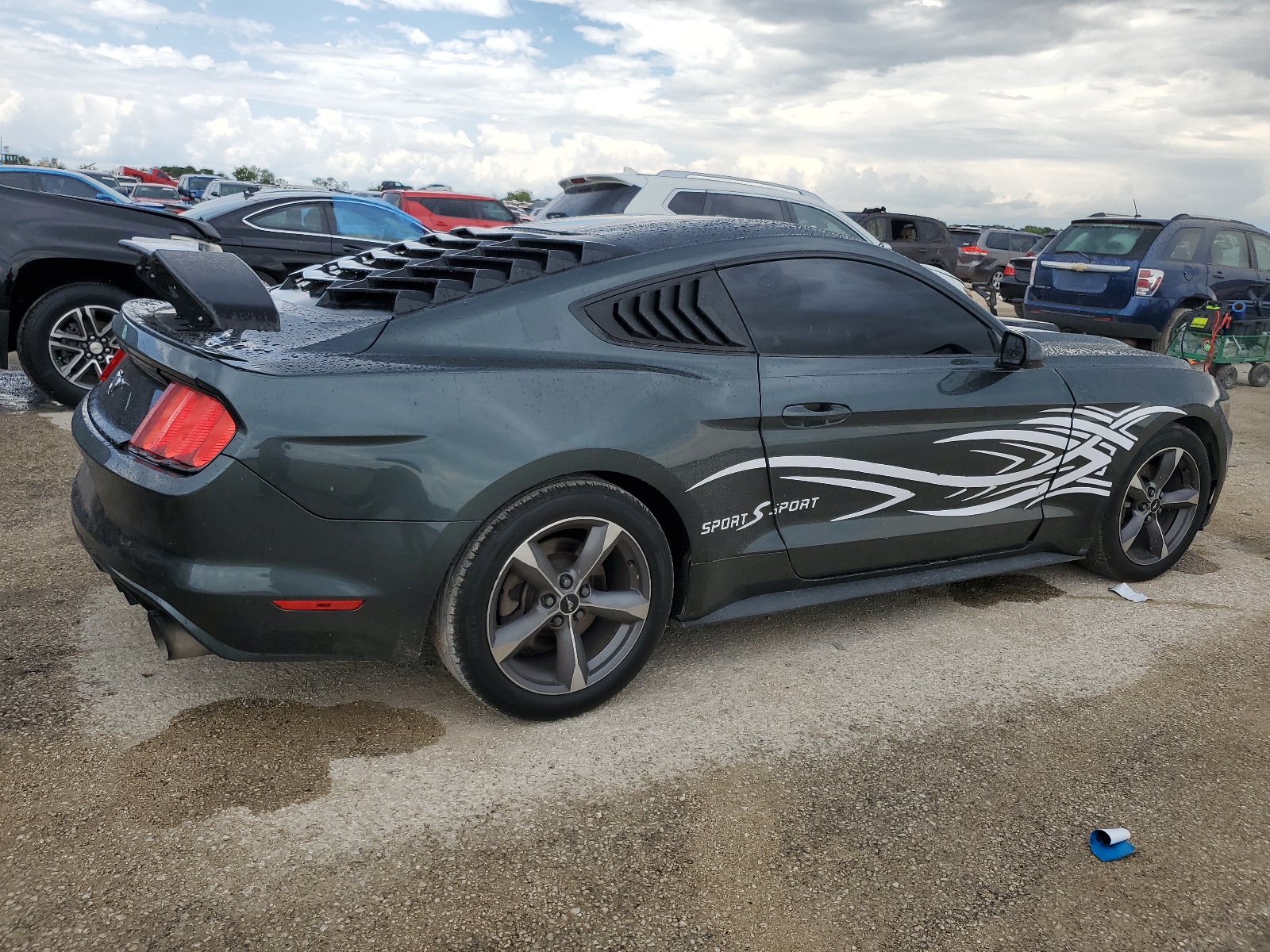 2015 Ford Mustang vin: 1FA6P8THXF5318702