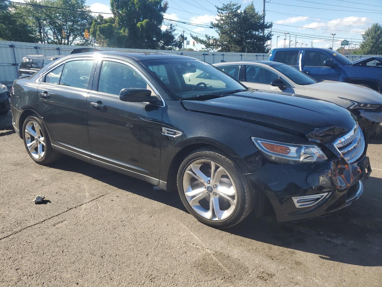 2011 Ford Taurus - Image 4