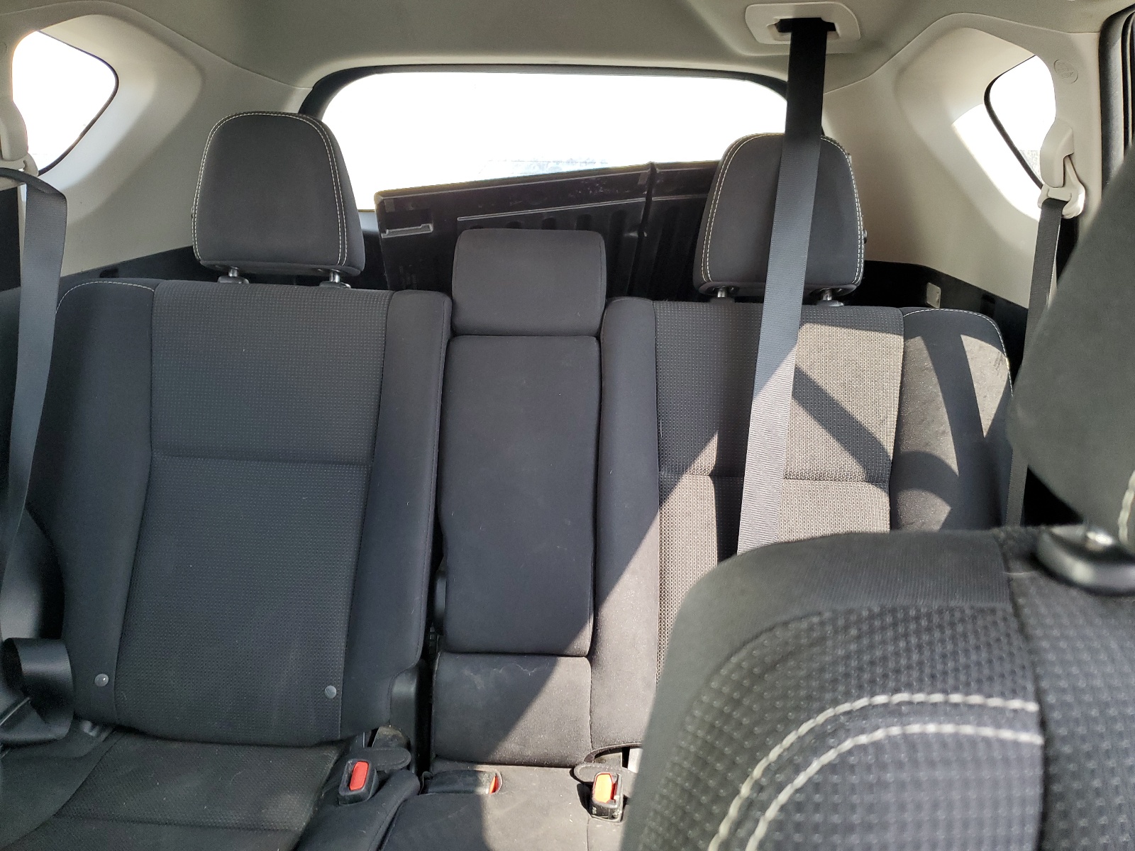 2T3RFREV2GW472883 2016 Toyota Rav4 Xle