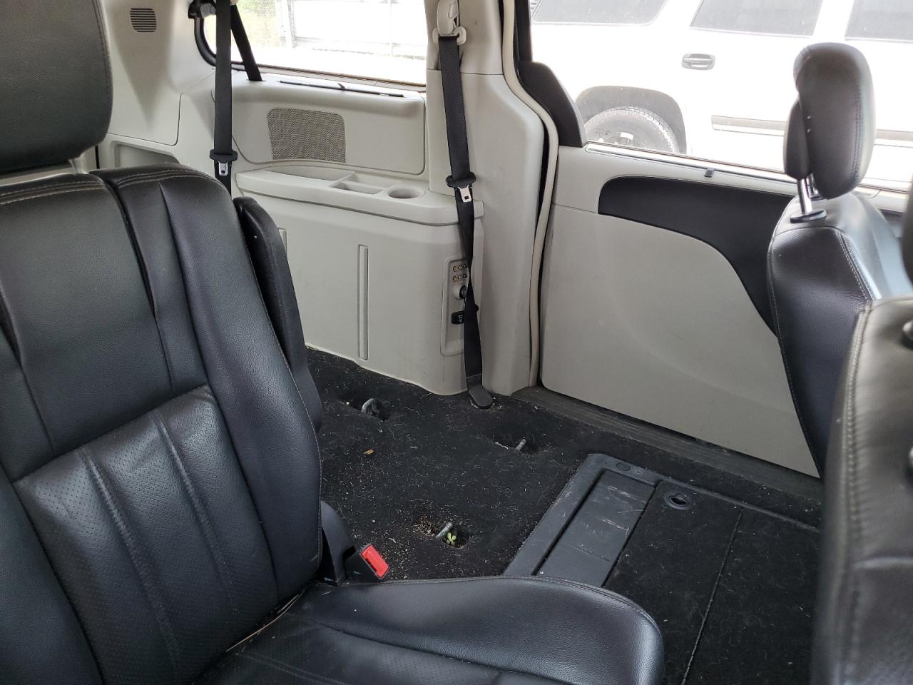 2011 Chrysler Town & Country Touring L VIN: 2A4RR8DG5BR705186 Lot: 64676634