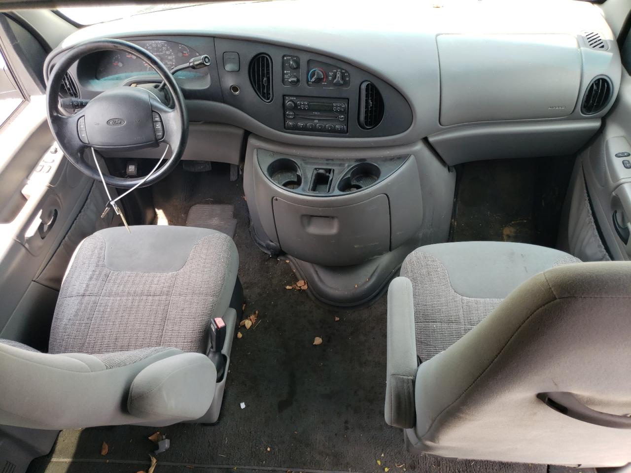 1998 Ford Econoline E350 Super Duty VIN: 1FBSS31SXWHA15740 Lot: 60868524