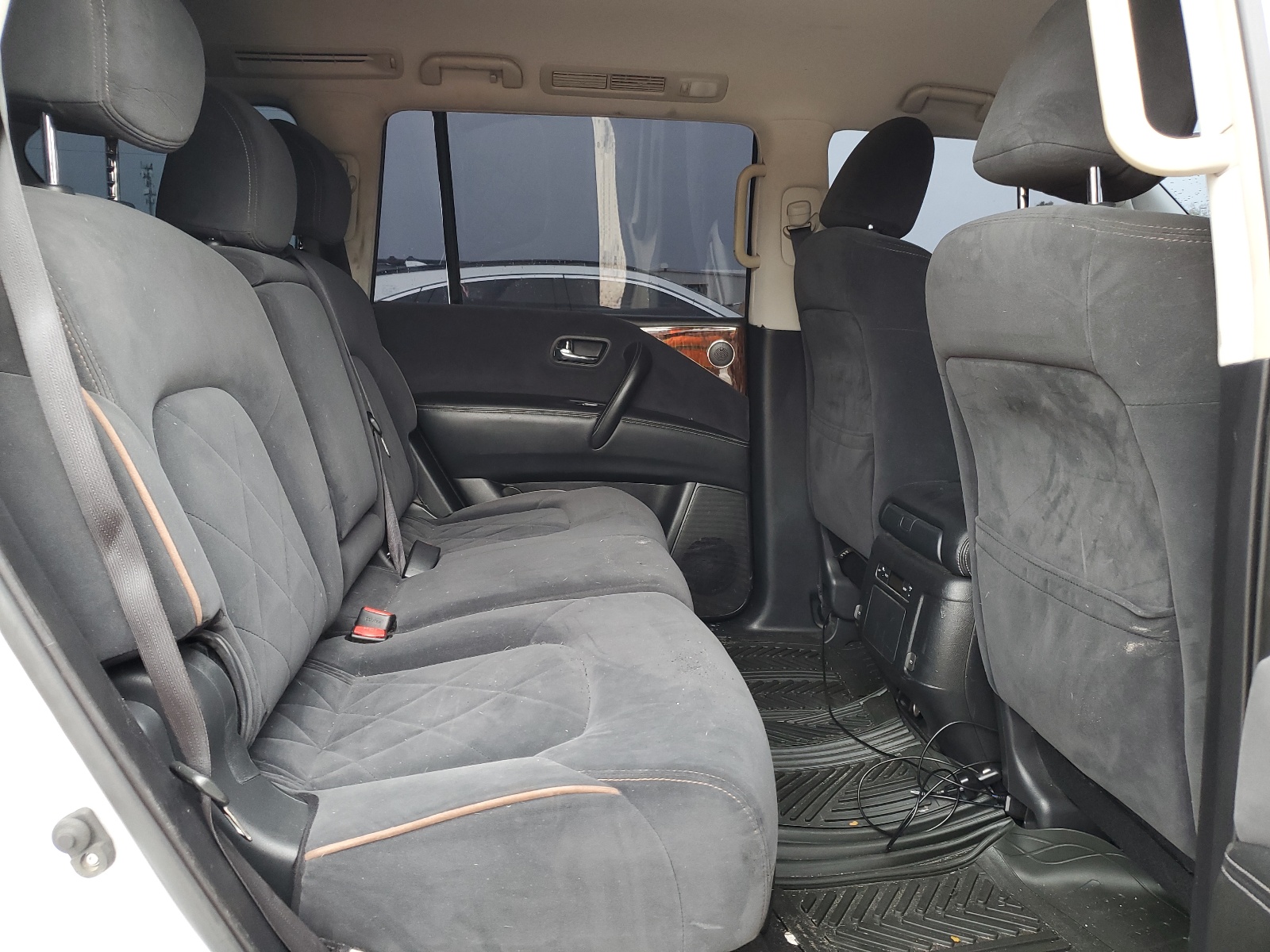 JN8AY2ND4JX000388 2018 Nissan Armada Sv