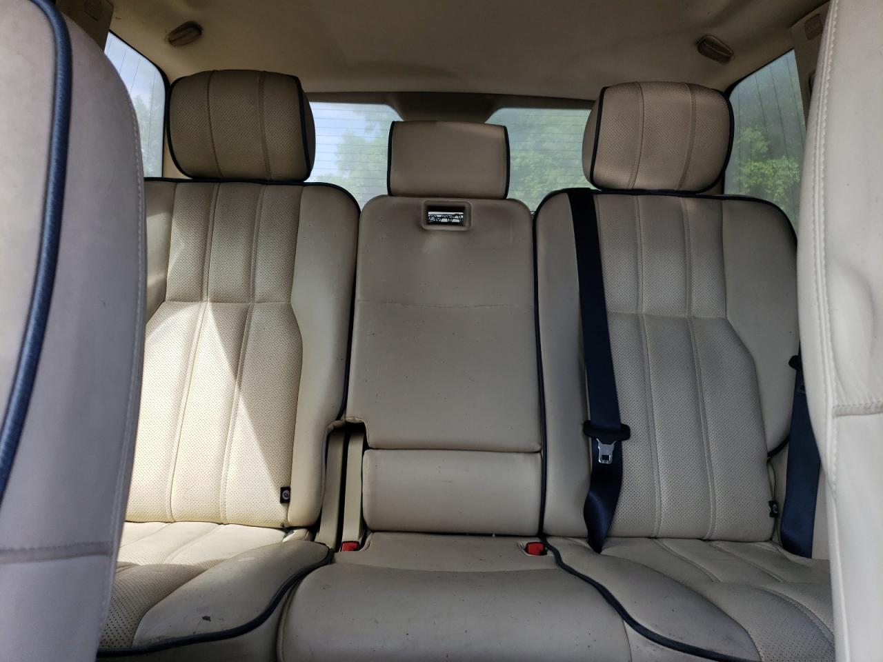 2010 Land Rover Range Rover Hse Luxury VIN: SALMF1D40AA310348 Lot: 61922354