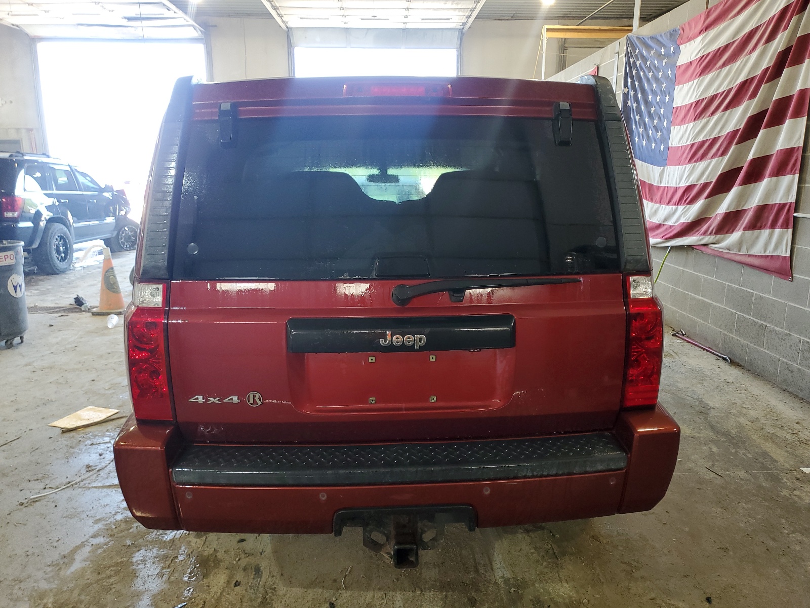 1J8HG48K98C111337 2008 Jeep Commander Sport