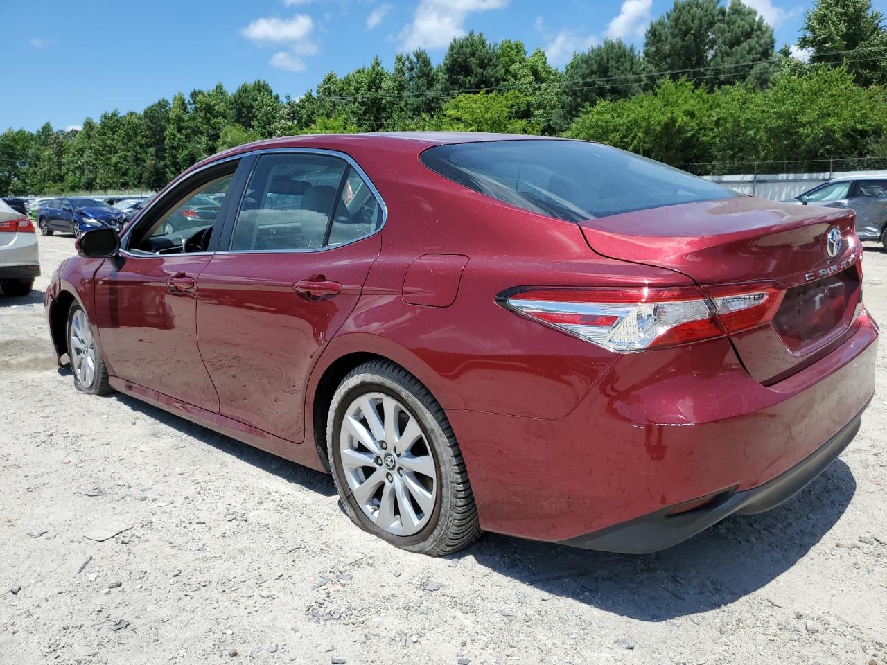 4T1B11HK7JU510742 2018 TOYOTA CAMRY - Image 2