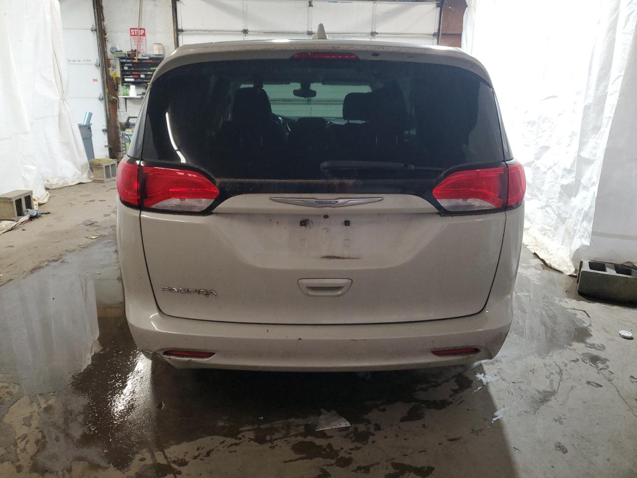 2017 Chrysler Pacifica Touring VIN: 2C4RC1DG1HR676812 Lot: 63995724