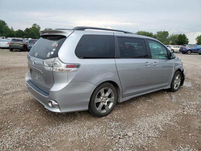  TOYOTA SIENNA 2013 Серебристый